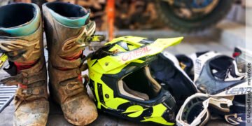Motocross-Bekleidung und Sicherheitsausrüstung richtig waschen und pflegen