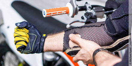 Armpump beim Motocross: 10 Tipps um verkrampfte Unterarme effektiv zu vermeiden